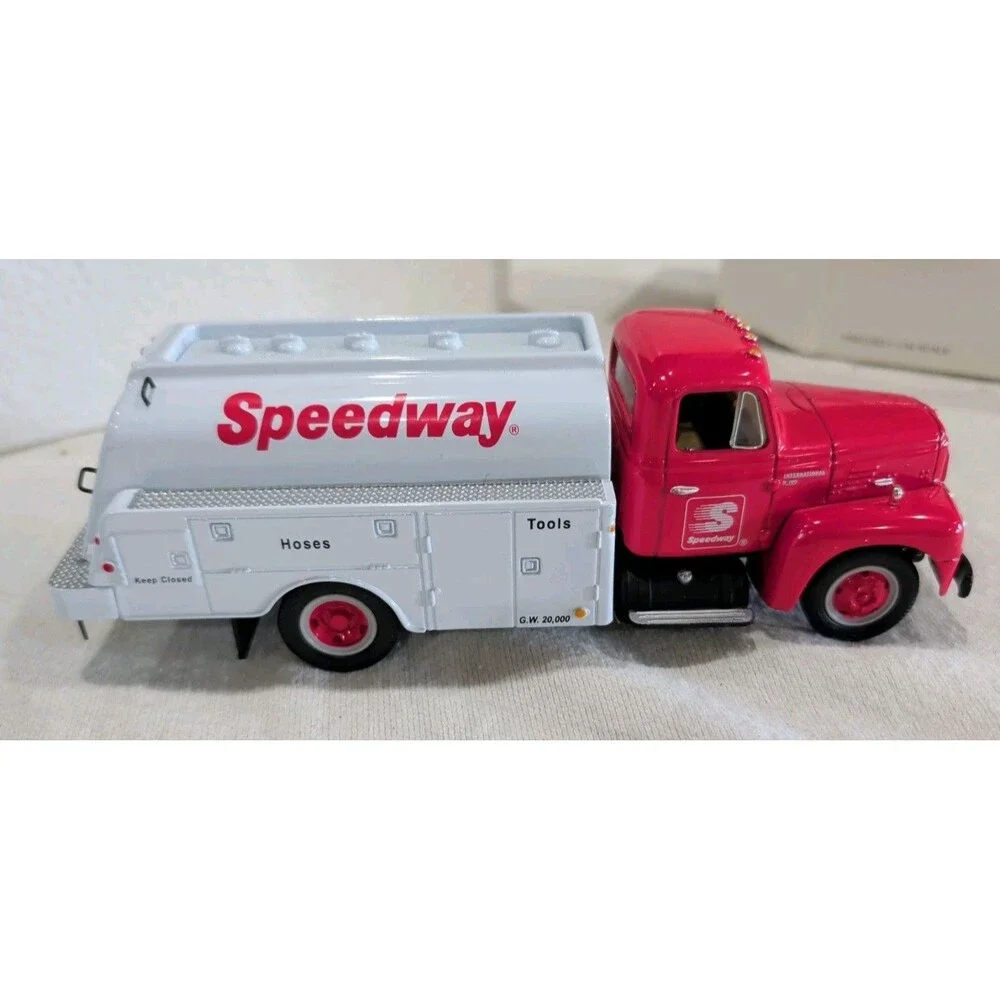 1996 First Gear, 1957 International R-190 Fuel Tanker, 1:34 Scale, Diecast, NIB